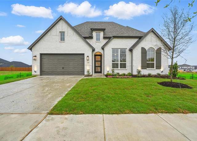 Property at 557 Lockhart St, Waxahachie, TX 75165, 4 beds, 3.5 baths