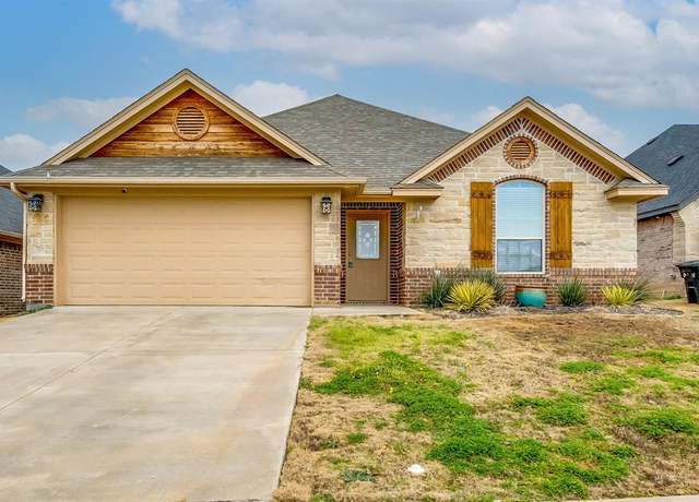 Property at 233 Jacinth Ln, Granbury, TX 76049, 3 beds, 2 baths