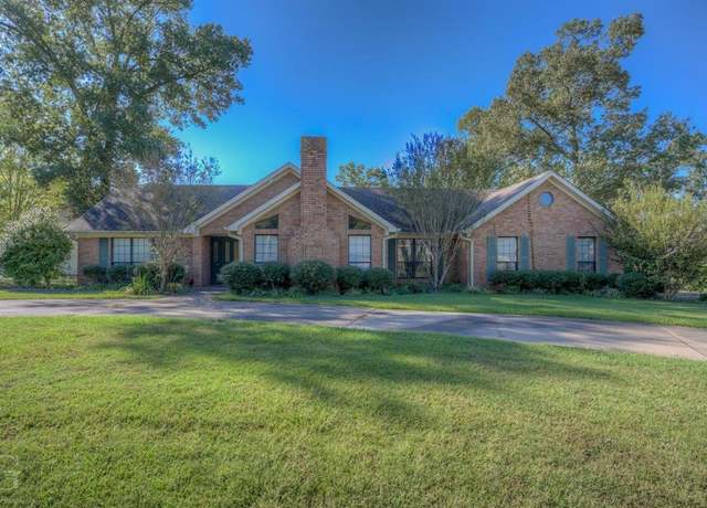 Property at 1008 Ridgewood Cir, Minden, LA 71005, 3 beds, 2.5 baths