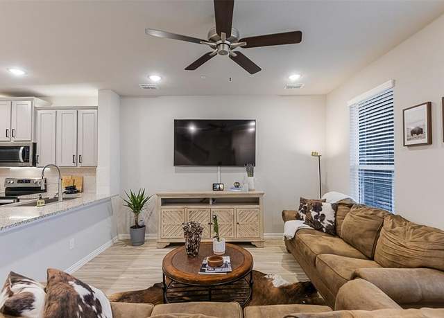 Property at 2728 Baneberry Ln, Mesquite, TX 75150, 3 beds, 2.5 baths