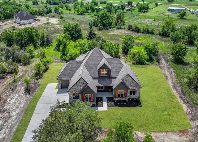 Property at 117 Fan Mill Trl, Weatherford, TX 76085, 4 beds, 3.5 baths