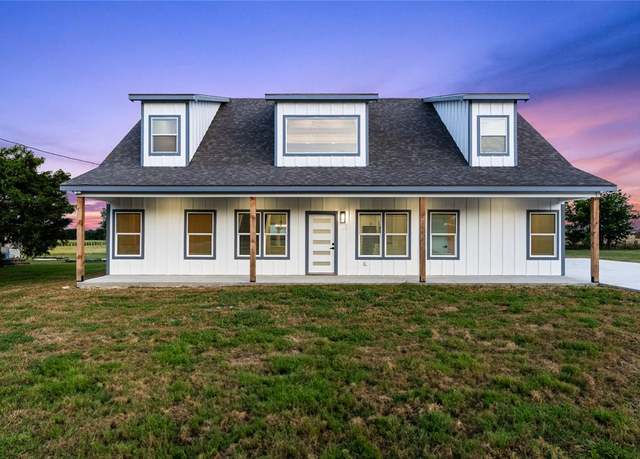 Property at 601 E Seventh St, Mcgregor, TX 76657, 5 beds, 3 baths