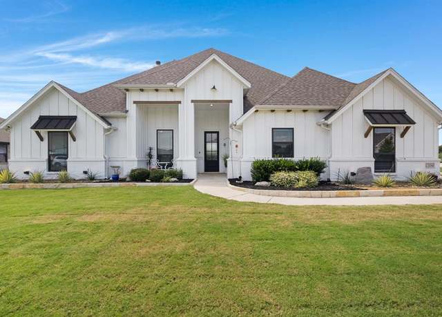 Property at 1209 Denton Creek Dr, Justin, TX 76247, 4 beds, 2.5 baths