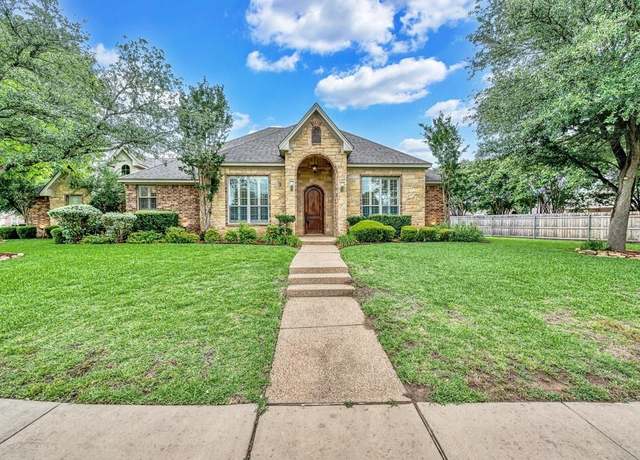 Property at 304 Chamberly Rd, Waco, TX 76712, 4 beds, 2.5 baths