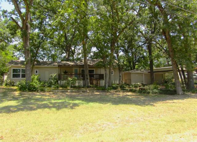 Property at 150 Tanglewood Dr, Mabank, TX 75156, 3 beds, 2 baths