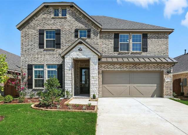 Property at 821 Alderwood Dr, Red Oak, TX 75154, 3 beds, 2.5 baths
