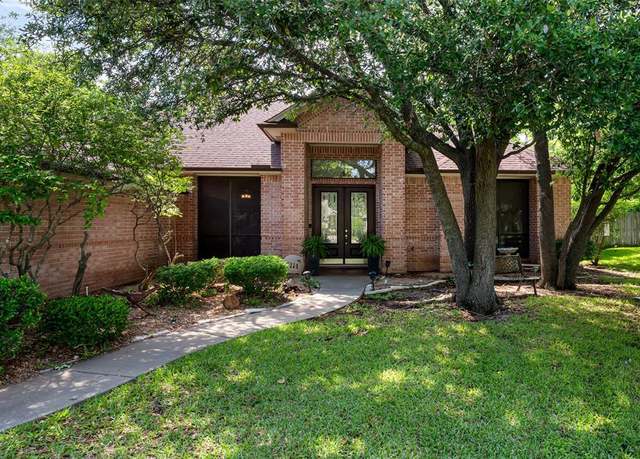 Property at 6114 Westover Dr, Granbury, TX 76049, 3 beds, 2 baths