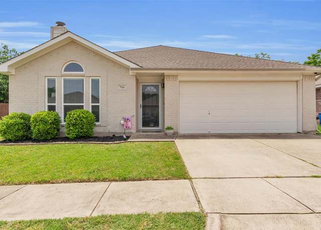 Property at 711 Rachel St, Grand Prairie, TX 75052, 3 beds, 2 baths