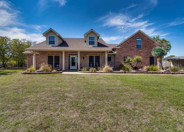 Property at 105 Oak Branch Trl, Waxahachie, TX 75167, 4 beds, 2.5 baths