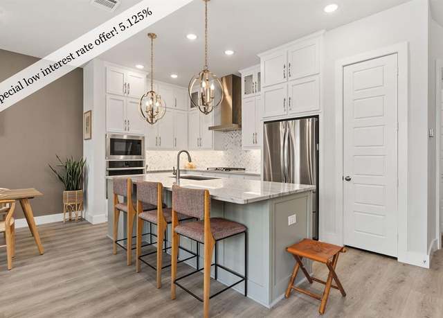 Property at 1065 Manacor Ln, Dallas, TX 75212, 3 beds, 3.5 baths