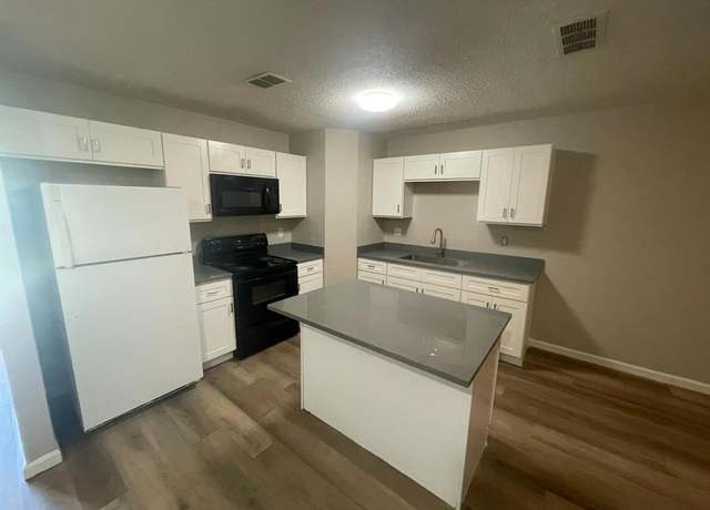 Property at 236 Ezekial Ave, Dallas, TX 75217, 2 beds, 2 baths