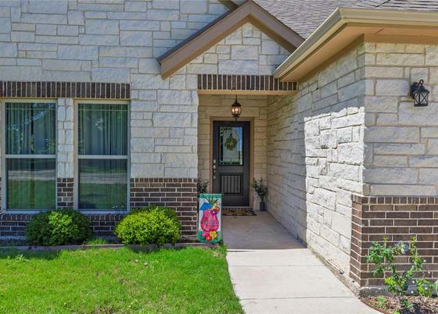 Property at 226 Half Moon Way, Runaway Bay, TX 76426, 3 beds, 2.5 baths
