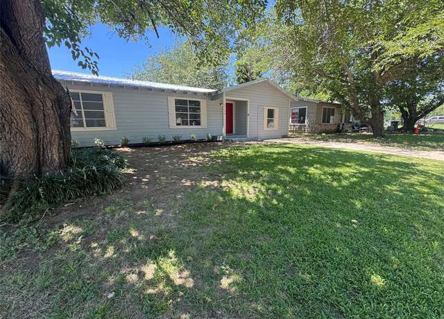 Property at 1715 Raylene Dr, Cleburne, TX 76033, 3 beds, 2 baths