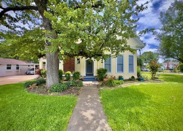 Property at 330 E Mcneill St, Stephenville, TX 76401, 3 beds, 2 baths