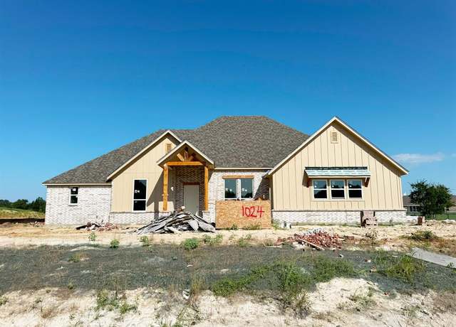 Property at 1024 Silver Sage Trl, Weatherford, TX 76085, 5 beds, 3 baths