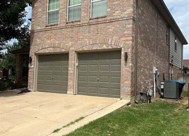 Property at 5901 Westgate Dr, Fort Worth, TX 76179, 4 beds, 3 baths