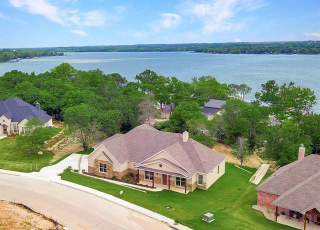 Property at 3616 Overlook Mnr, Weatherford, TX 76087, 4 beds, 2.5 baths