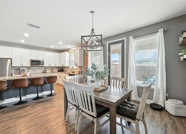 Property at 10208 Fox Haven Ct, Fort Worth, TX 76131, 3 beds, 2 baths