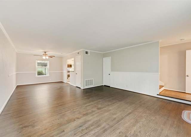 Property at 4912 N Hall St #4912, Dallas, TX 75235, 2 beds, 1.5 baths