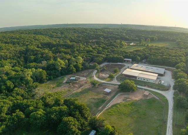 Property at 8016 E US Hwy 82, Gainesville, TX 76240, 3 beds, 4 baths