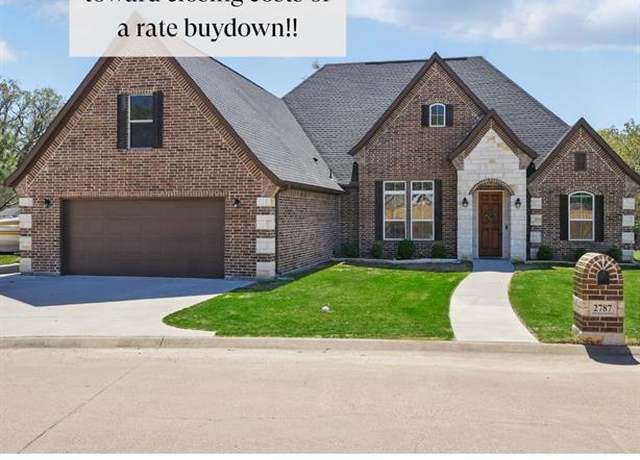 Property at 2787 Rodeo Dr, Quinlan, TX 75474, 3 beds, 2.5 baths