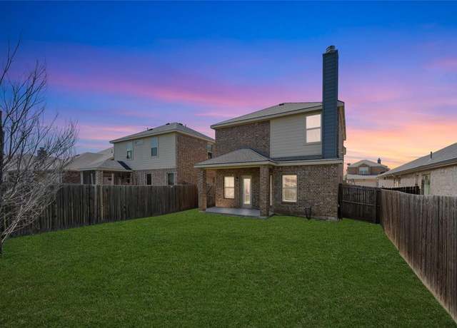 Property at 8917 Tenderfoot Ln, Aubrey, TX 76227, 3 beds, 2.5 baths