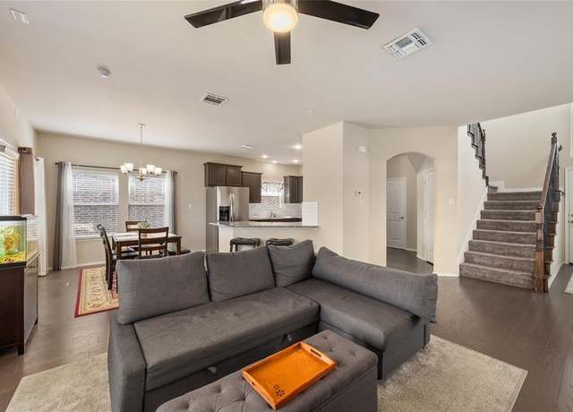 Property at 8917 Tenderfoot Ln, Aubrey, TX 76227, 3 beds, 2.5 baths