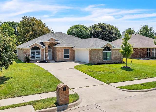Property at 2780 Beacon Hill Dr, Rockwall, TX 75087, 3 beds, 2 baths