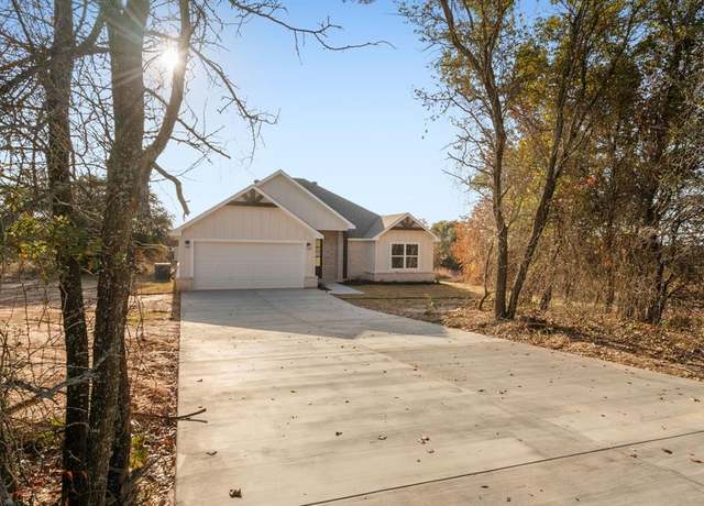 Property at 305 Ravestone Ct, Weatherford, TX 76088, 3 beds, 2 baths