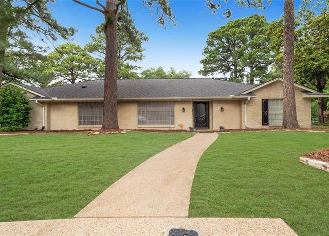 Property at 1715 Venetian Cir, Arlington, TX 76013, 4 beds, 3 baths