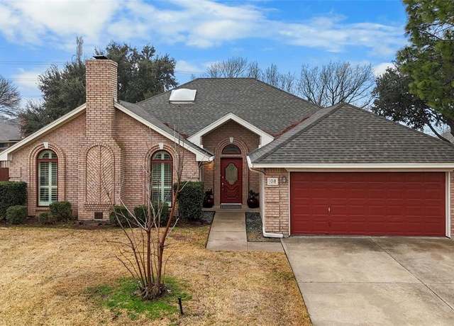 Property at 108 Creek Courts Dr, Trophy Club, TX 76262, 4 beds, 2 baths