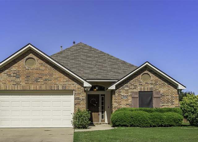 Property at 3224 Grand Lake Dr, Bossier City, LA 71111, 3 beds, 2 baths