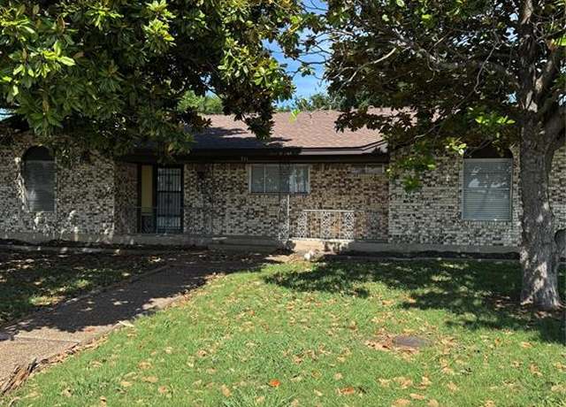 Property at 711 S Farmington Rd, Howe, TX 75459, 3 beds, 2.5 baths