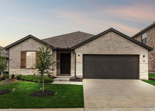 Property at 1224 Johnson Dr, Celina, TX 75009, 4 beds, 2 baths