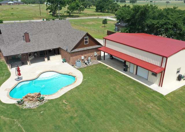 Property at 531 School House Rd, Paradise, TX 76073, 4 beds, 2.5 baths