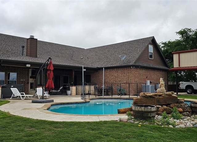 Property at 531 School House Rd, Paradise, TX 76073, 4 beds, 2.5 baths