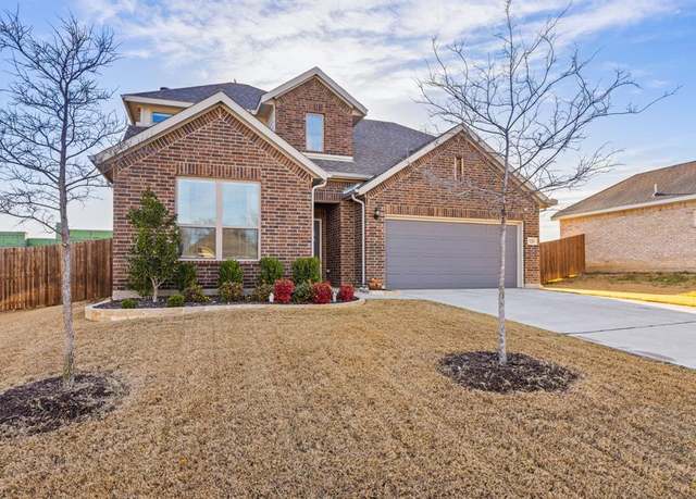 Property at 320 Ridge Dr, Justin, TX 76247, 4 beds, 3 baths