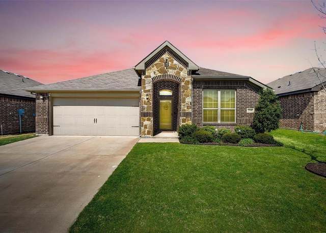 Property at 2540 Hadley St, Weatherford, TX 76087, 4 beds, 2 baths