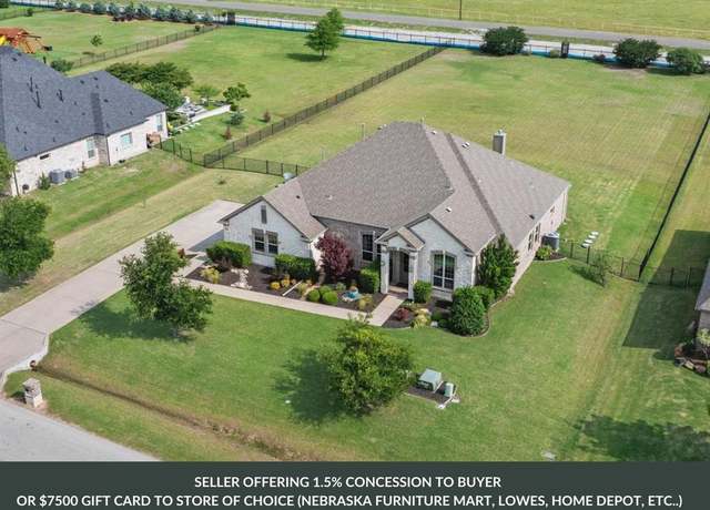 Property at 2144 Lariat Trl, Celina, TX 75009, 4 beds, 3 baths