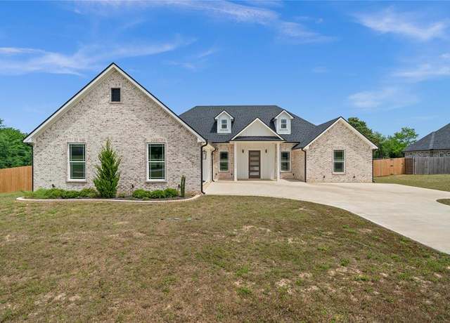 Property at 19383 Ridge Pt, Lindale, TX 75771, 4 beds, 4 baths