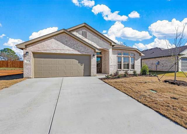 Property at 1106 Holly St, Cleburne, TX 76033, 4 beds, 2 baths