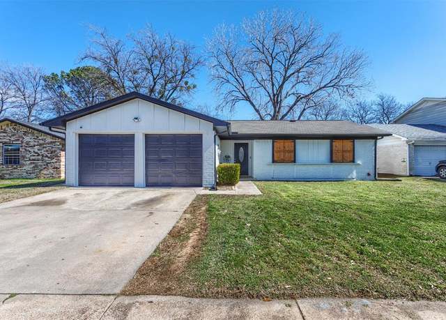 Property at 5508 Bishop Ct, Lake Dallas, TX 75065, 3 beds, 2 baths