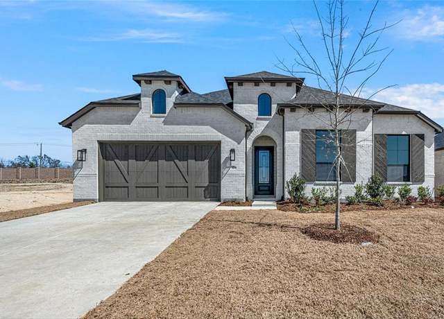 Property at 552 Station Dr, Waxahachie, TX 75167, 4 beds, 3 baths