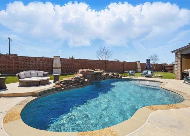 Property at 1608 Nighthawk Ln, Mansfield, TX 76063, 6 beds, 4 baths