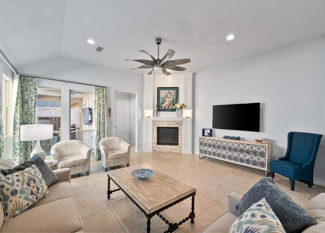 Property at 1003 Lone Ivory Trl, Arlington, TX 76005, 4 beds, 3 baths