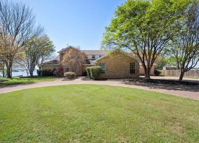 Property at 411 Pecan Point Dr, Kerens, TX 75144, 4 beds, 4.5 baths