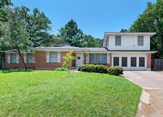 Property at 2007 Kayewood Dr, Denton, TX 76209, 4 beds, 2.5 baths