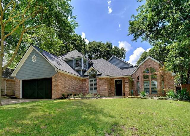 Property at 2153 Steeplewood Dr, Grapevine, TX 76051, 4 beds, 2.5 baths