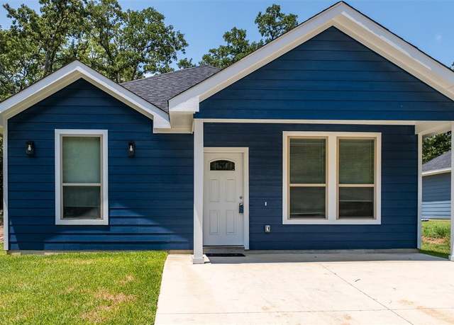 Property at 301 Harris Blvd, Malakoff, TX 75148, 3 beds, 2 baths