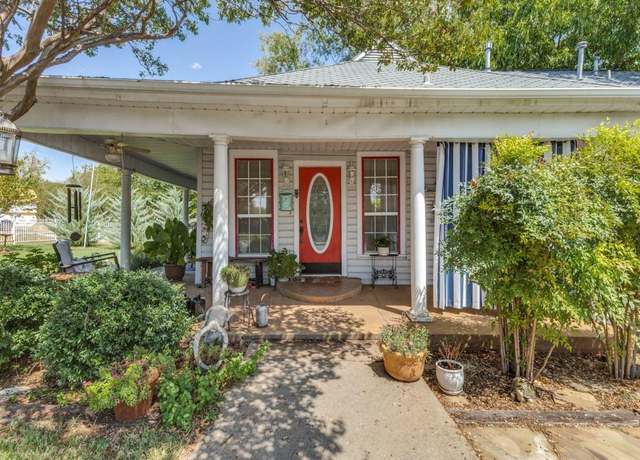 Property at 932 Williams St, Rockwall, TX 75087, 2 beds, 3 baths